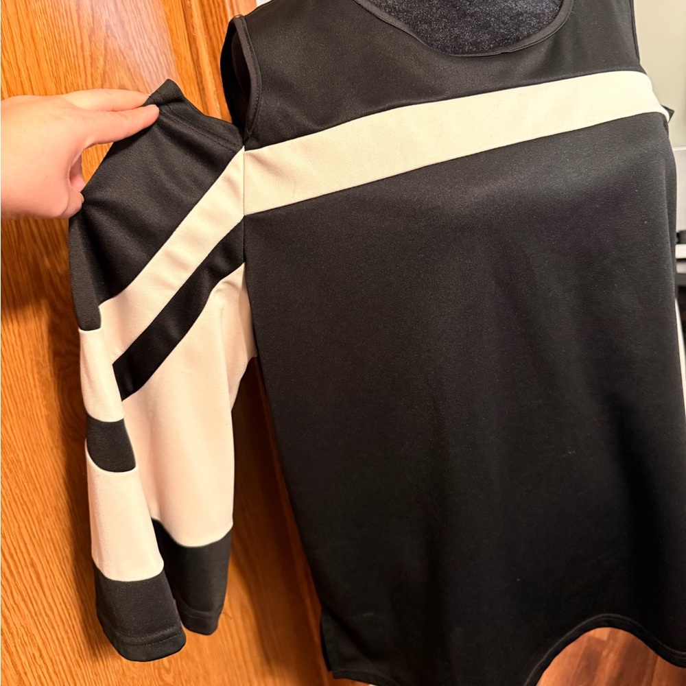Black and Cream Women's Top - Picture 2 of 6